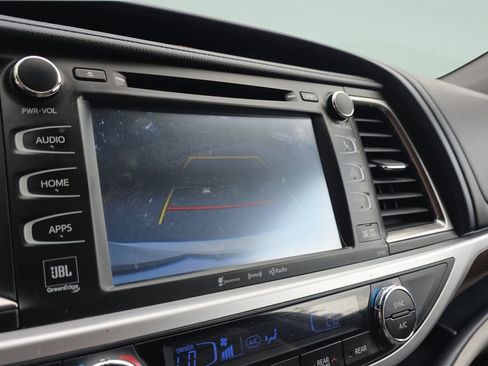 Used 2016 Toyota Highlander Limited Platinum image 18