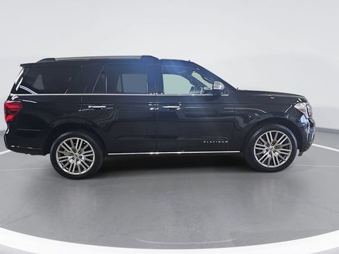 Used 2024 Ford Expedition Platinum AWD/4WD image 2