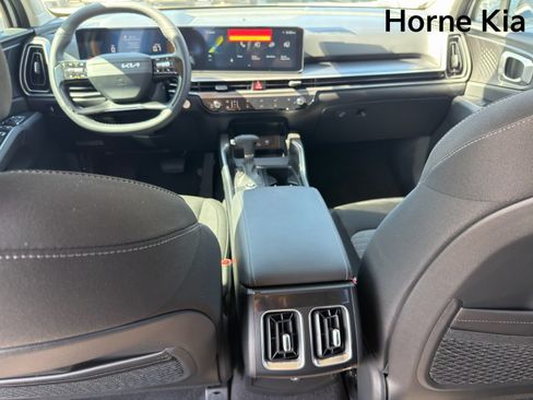 New 2026 Kia Sorento LX FWD image 21