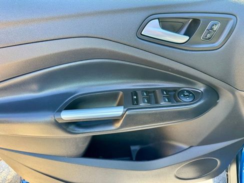 Used 2018 Ford Escape SE w/ SE Sync 3 Package image 17