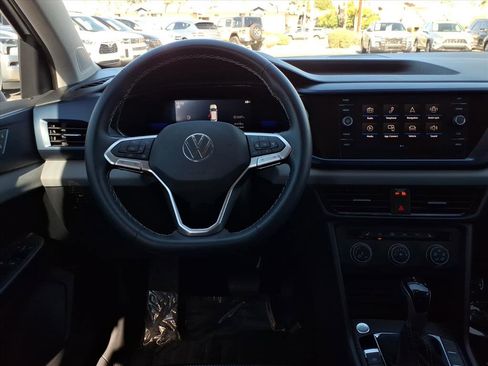Certified 2022 Volkswagen Taos SE image 22
