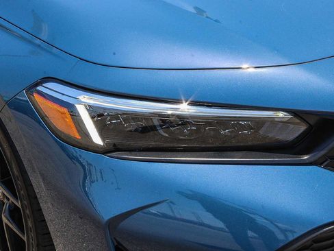 Used 2025 Honda Civic Sport image 4