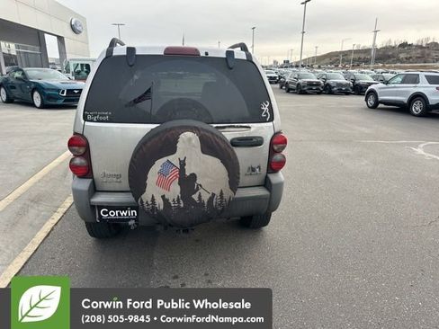 Used 2005 Jeep Liberty Sport image 8