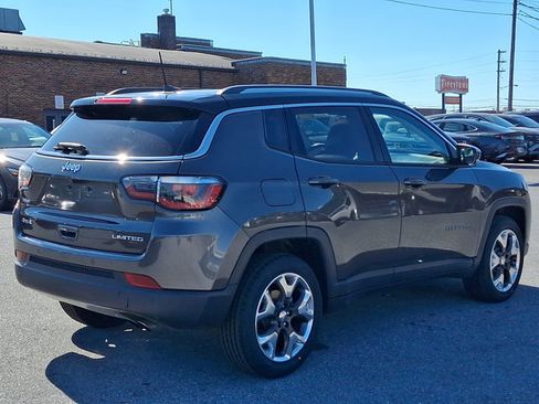 Used 2018 Jeep Compass Limited w/ Navigation Group AWD/4WD image 4
