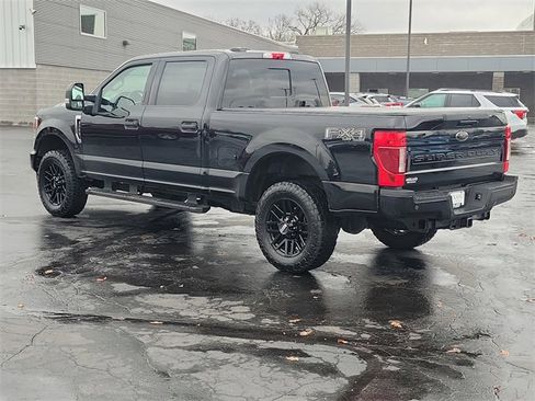 Certified 2022 Ford F350 XLT w/ Black Appearance Package image 3