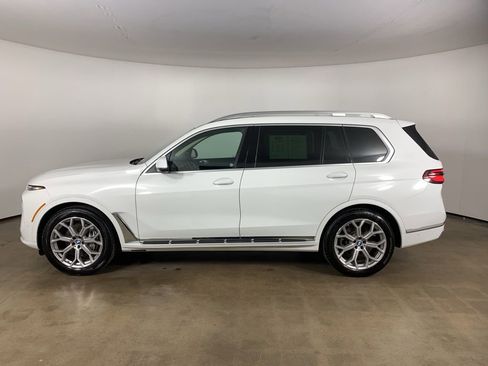 Used 2025 BMW X7 xDrive40i AWD/4WD image 19