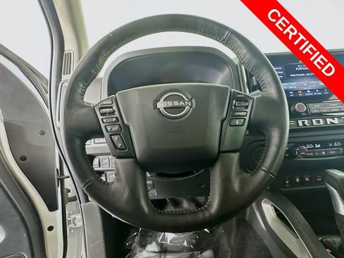 Used 2025 Nissan Frontier SV w/ SV Convenience Package RWD image 13