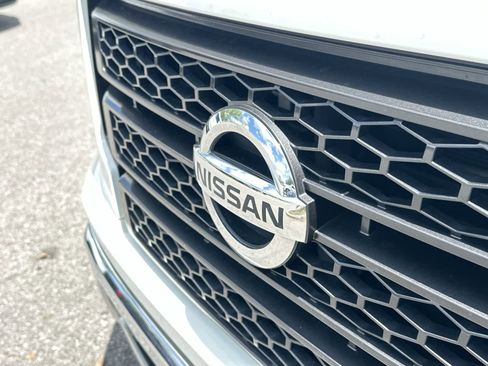 Used 2021 Nissan Titan SV w/ SV Convenience Package RWD image 16