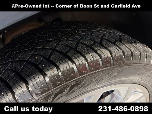 Used 2020 Chevrolet Suburban LT AWD/4WD image 13