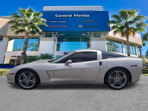 Used 2009 Chevrolet Corvette Coupe w/ Z51 Performance Package image 8