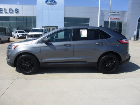 Used 2024 Ford Edge SEL w/ Convenience Package image 4