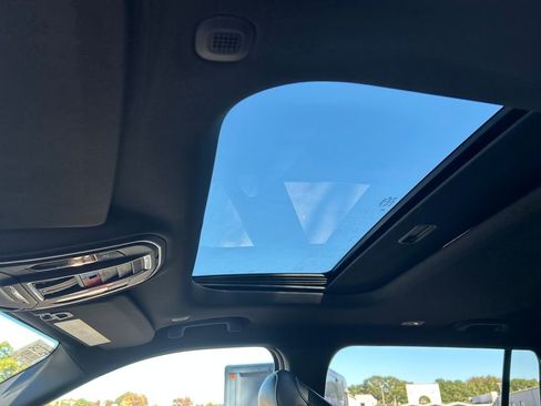 New 2025 Jeep Grand Cherokee L Altitude image 22