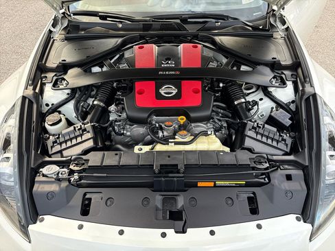 Used 2017 Nissan 370Z NISMO image 51