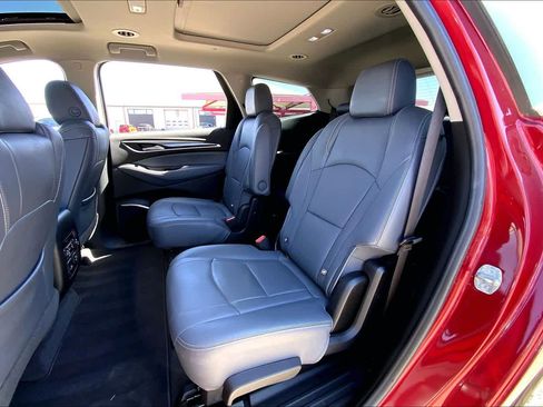 Used 2019 Buick Enclave Premium w/ Experience Buick Package FWD image 21