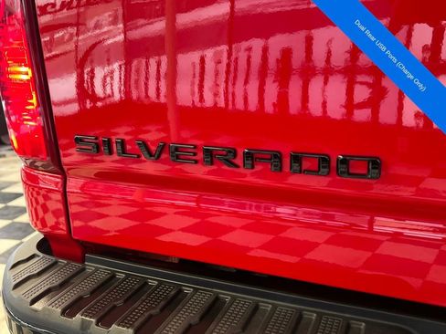 Used 2024 Chevrolet Silverado 2500 Custom w/ Custom Value Package image 18
