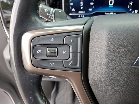 Used 2022 Chevrolet Silverado 1500 High Country w/ High Country Premium Package AWD/4WD image 9