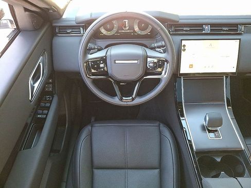 Certified 2026 Land Rover Range Rover Velar Dynamic SE AWD/4WD image 7