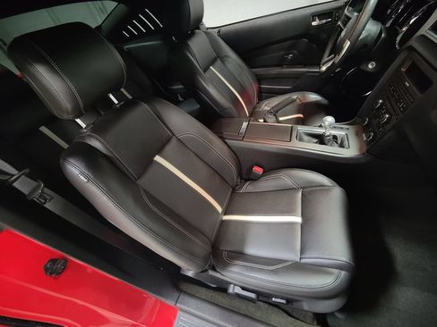Used 2014 Ford Mustang GT Premium RWD image 16