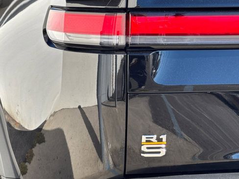 Used 2023 Rivian R1S Adventure image 13