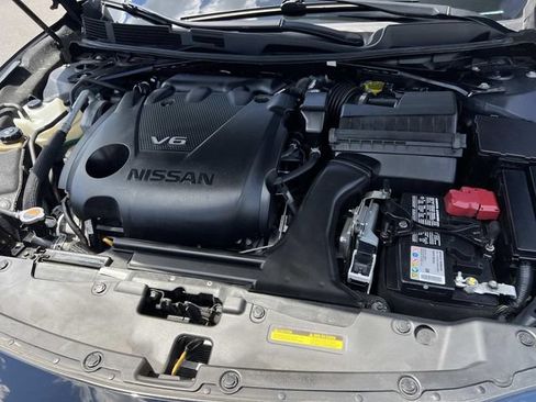 Used 2023 Nissan Maxima Platinum w/ Sport Mat Group FWD image 9