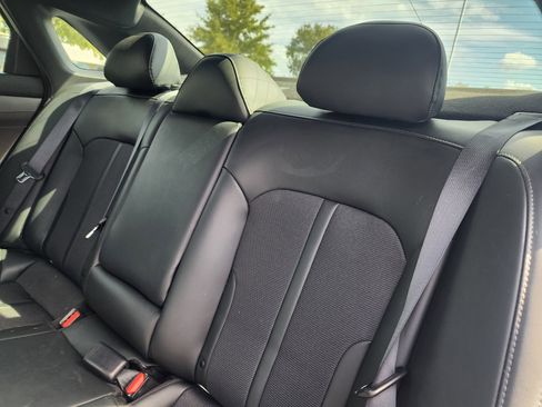 Used 2023 Kia K5 GT-Line image 11