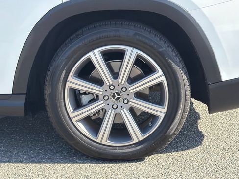 Used 2023 Mercedes-Benz GLS 450 4MATIC image 17