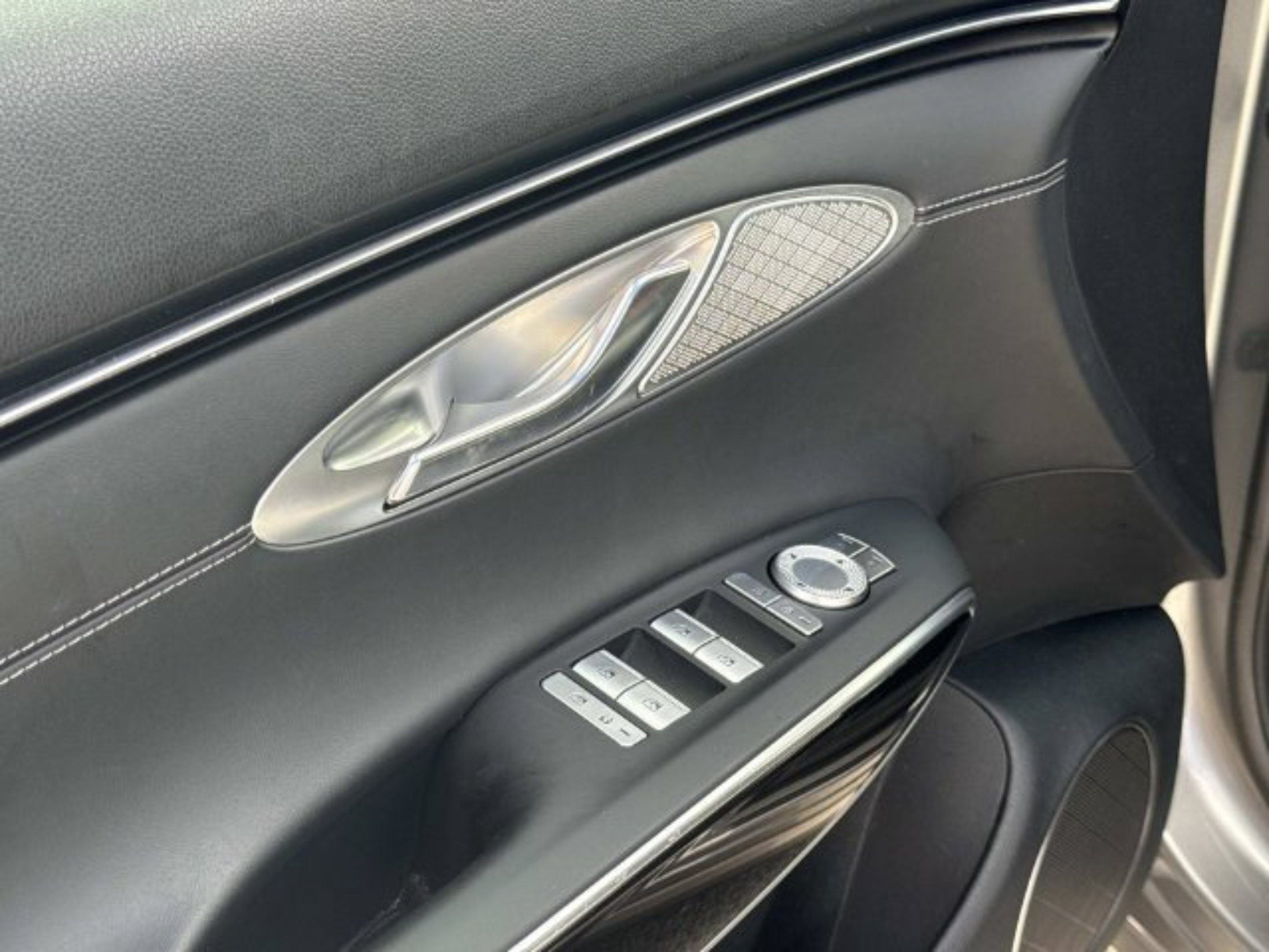 Used 2025 Genesis GV70 2.5T AWD/4WD image 15