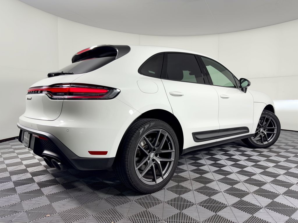 Certified 2025 Porsche Macan Turbo AWD/4WD image 9