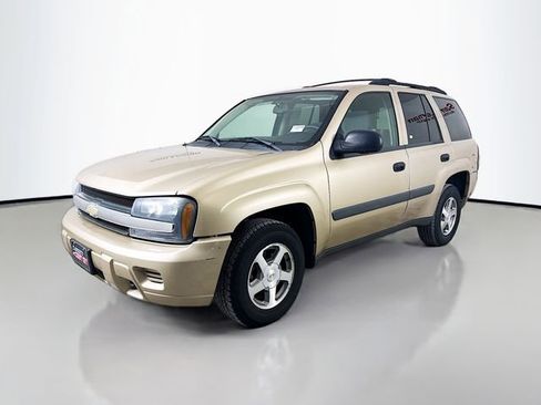 Used 2005 Chevrolet TrailBlazer LS w/ LS Preferred Equipment Group image 3