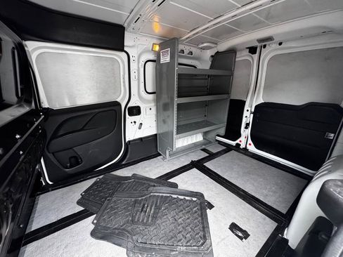 Used 2022 RAM ProMaster City Tradesman FWD image 11