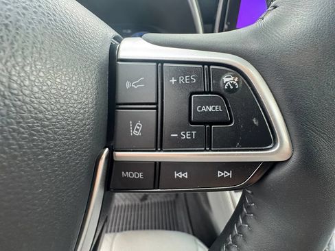 Used 2023 Toyota Highlander Platinum AWD/4WD image 14