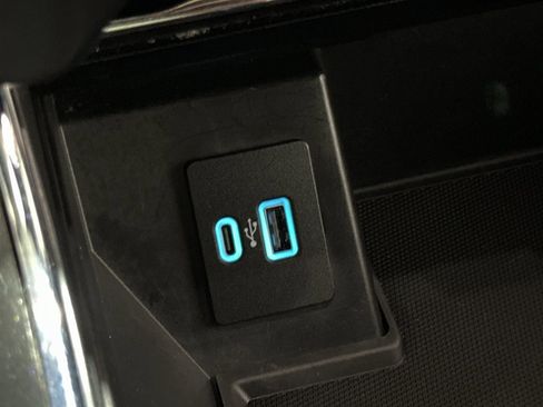 Used 2022 Ford F150 Lariat image 42