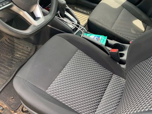 Used 2021 Nissan Versa S FWD image 15