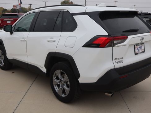 Used 2025 Toyota RAV4 LE image 7