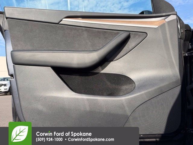 Used 2024 Tesla Model Y Long Range AWD/4WD image 22