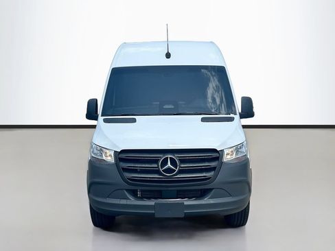 Used 2025 Mercedes-Benz Sprinter 2500 image 2