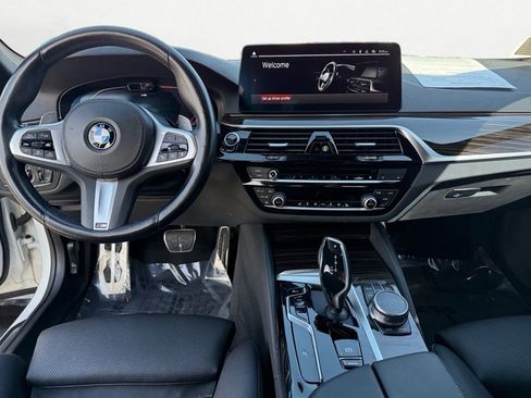 Used 2023 BMW 530i w/ M Sport Package image 10