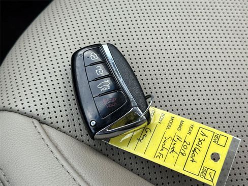 Used 2019 Hyundai Santa Fe XL SE w/ SE Premium Package 02 AWD/4WD image 31