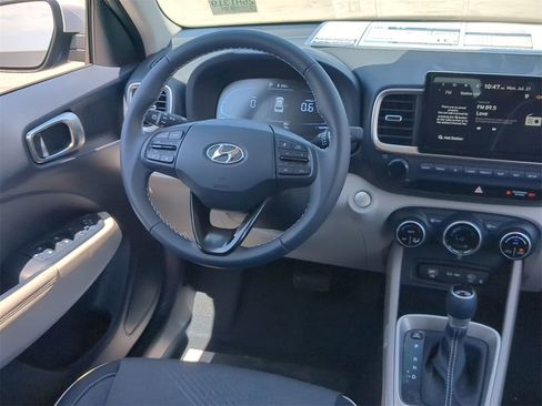 New 2025 Hyundai Venue Limited image 13