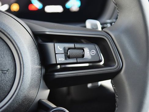 Certified 2025 Porsche Cayenne Coupe image 35