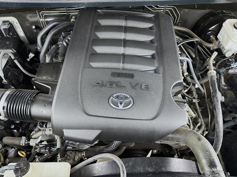 Used 2017 Toyota Tundra SR5 w/ SR5 Upgrade Package RWD image 36