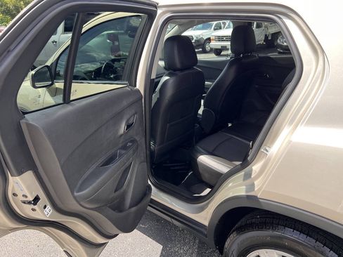 Used 2016 Chevrolet Trax LT w/ LT Sun and Sound Package AWD/4WD image 20