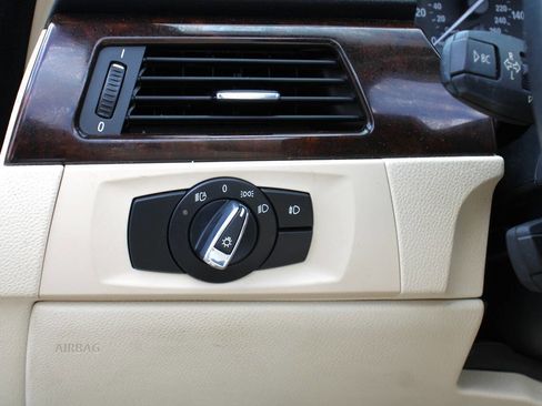 Used 2012 BMW 328i Convertible RWD image 26
