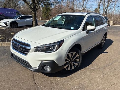 Used 2018 Subaru Outback 3.6R Touring w/ Popular Package #3 image 1