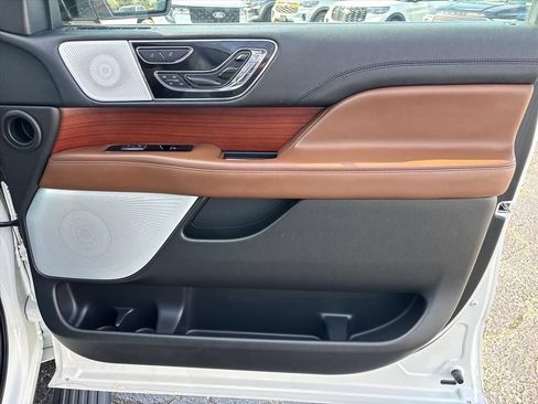 Used 2023 Lincoln Navigator L Reserve w/ Equipment Group 201A AWD/4WD image 14