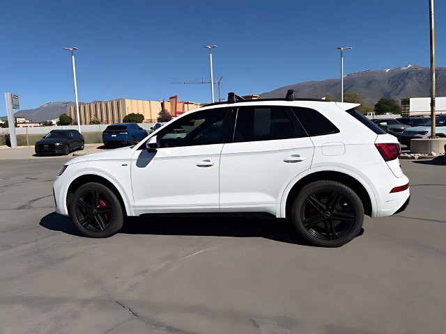 Used 2024 Audi Q5 e Premium Plus w/ Premium Plus Package AWD/4WD image 6