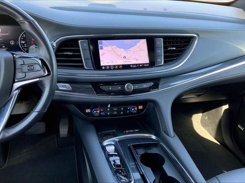 Used 2024 Buick Enclave Premium image 6