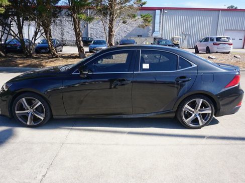 Used 2018 Lexus IS 300 w/ Premium Package RWD image 16