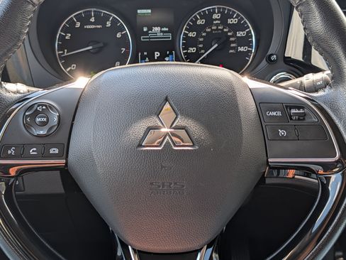 Used 2020 Mitsubishi Outlander SEL AWD/4WD image 25
