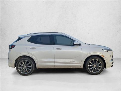 Used 2025 Buick Encore GX Avenir image 4